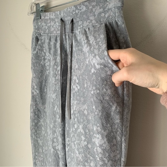 Lululemon Ready to Rulu Jogger Crop Sweat Pants Gray size 0 - Picture 5 of 15